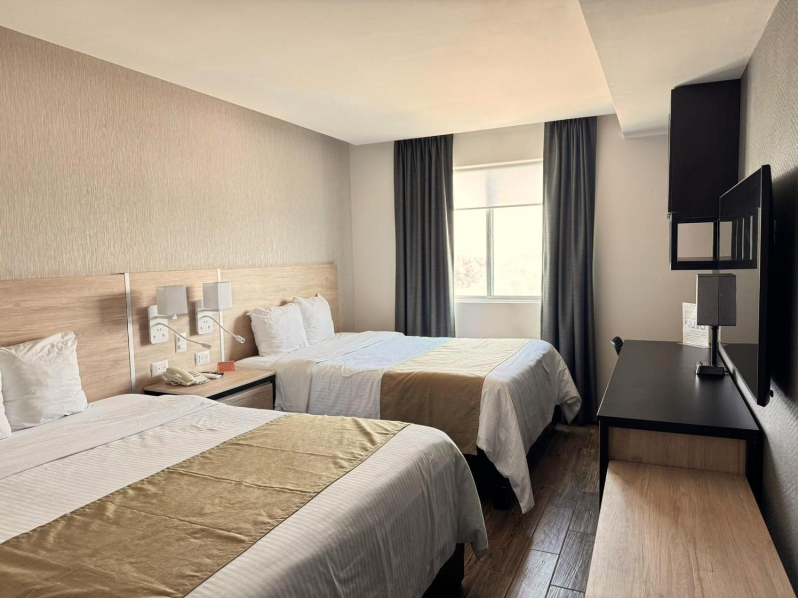 Hotel Nuvo Saltillo Esterno foto