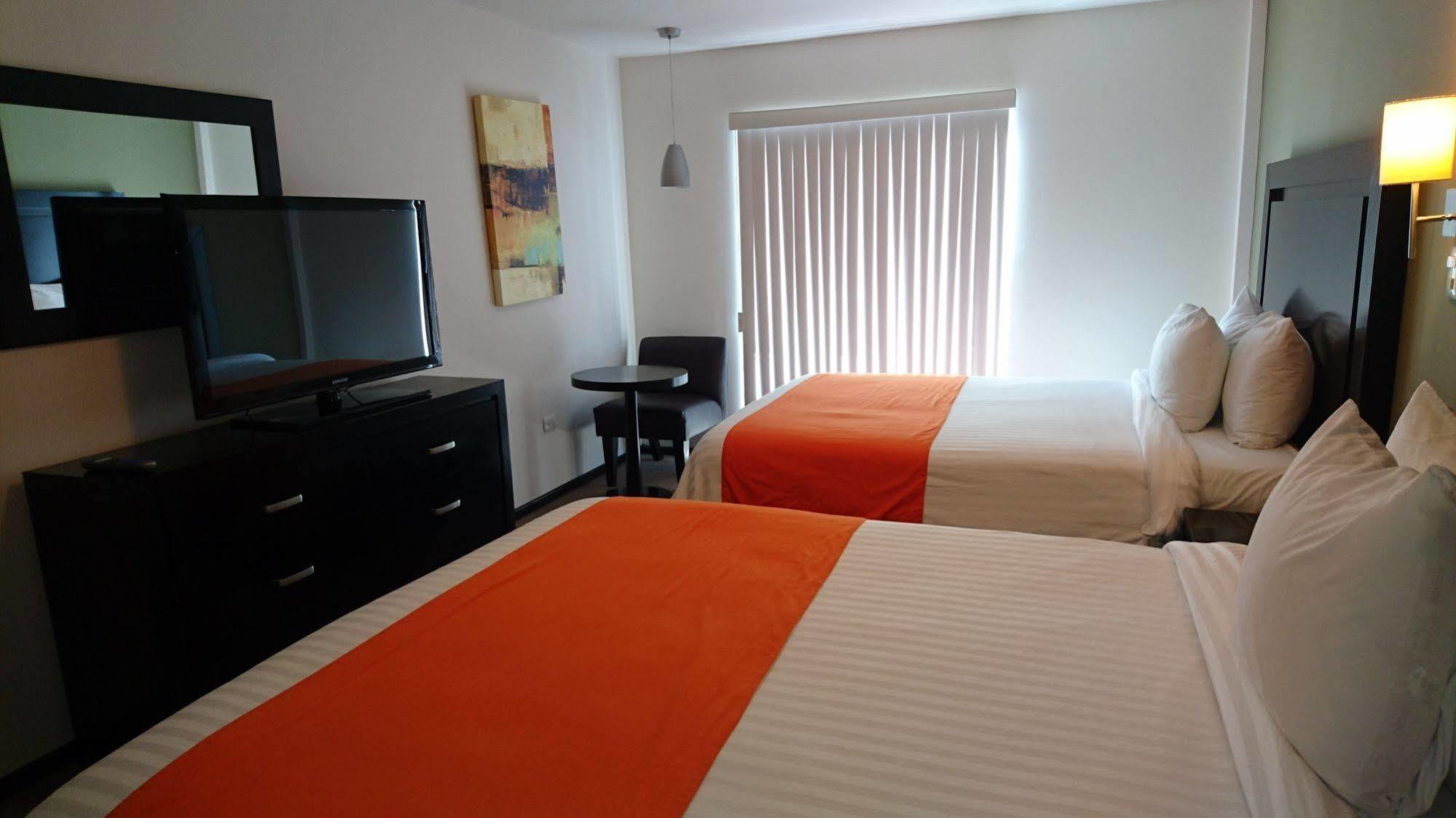 Hotel Nuvo Saltillo Esterno foto
